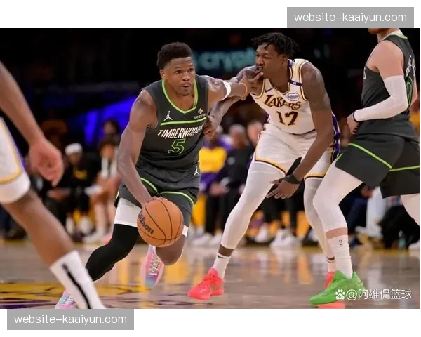 湖人魔术比赛判罚争议 社交媒体热议裁判执法水平